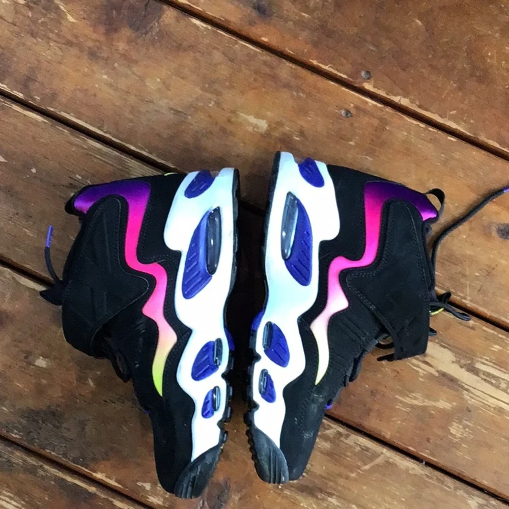 King Griffey’s - Picture 4 of 5